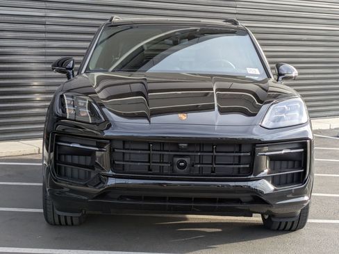 New 2026 Porsche Cayenne GTS image 6