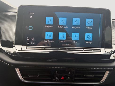 Used 2024 Volkswagen Atlas Cross Sport SEL R-Line AWD/4WD image 14
