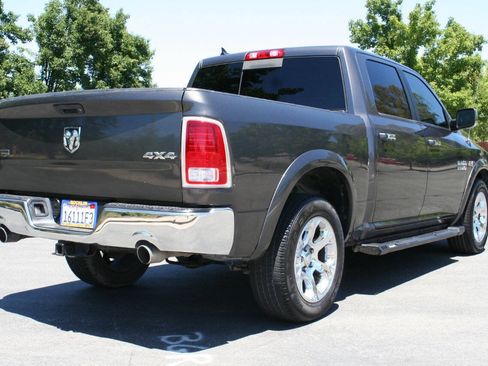 Used 2017 RAM 1500 Laramie AWD/4WD image 5