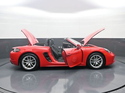 Used 2017 Porsche 718 Boxster image 41