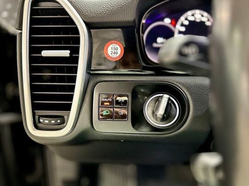 Used 2021 Porsche Cayenne w/ Driver Memory Package image 50