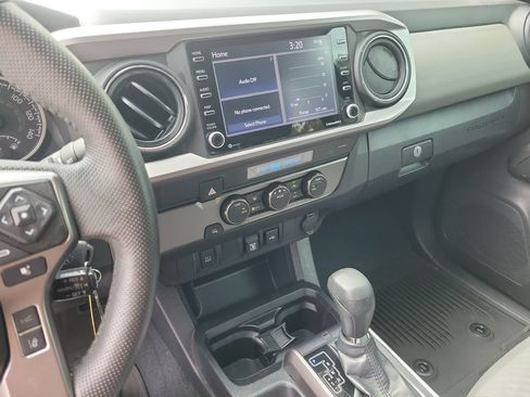 Used 2022 Toyota Tacoma SR5 RWD image 23