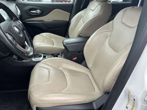 Used 2016 Jeep Cherokee Limited w/ Luxury Group image 19