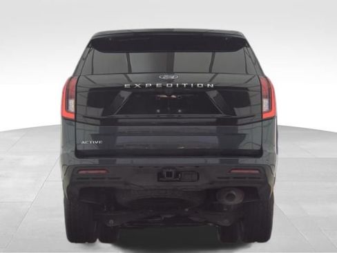 Used 2025 Ford Expedition Active AWD/4WD image 5