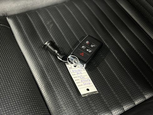 Used 2018 Land Rover Discovery HSE AWD/4WD image 42