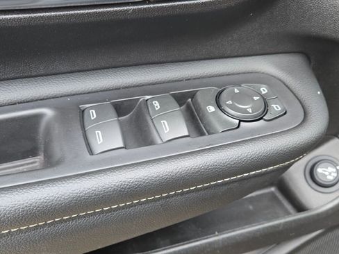 Used 2024 GMC Terrain Denali w/ Denali Premium Package image 25