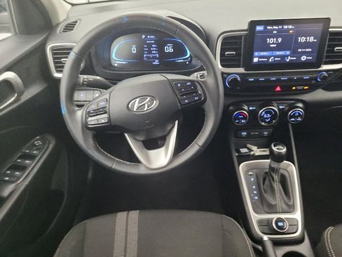 Used 2024 Hyundai Venue SEL FWD image 22