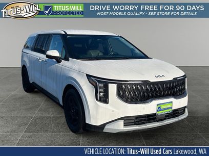 Used 2025 Kia Carnival