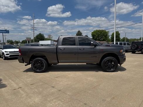 Used 2022 RAM 2500 Big Horn w/ Night Edition AWD/4WD image 8