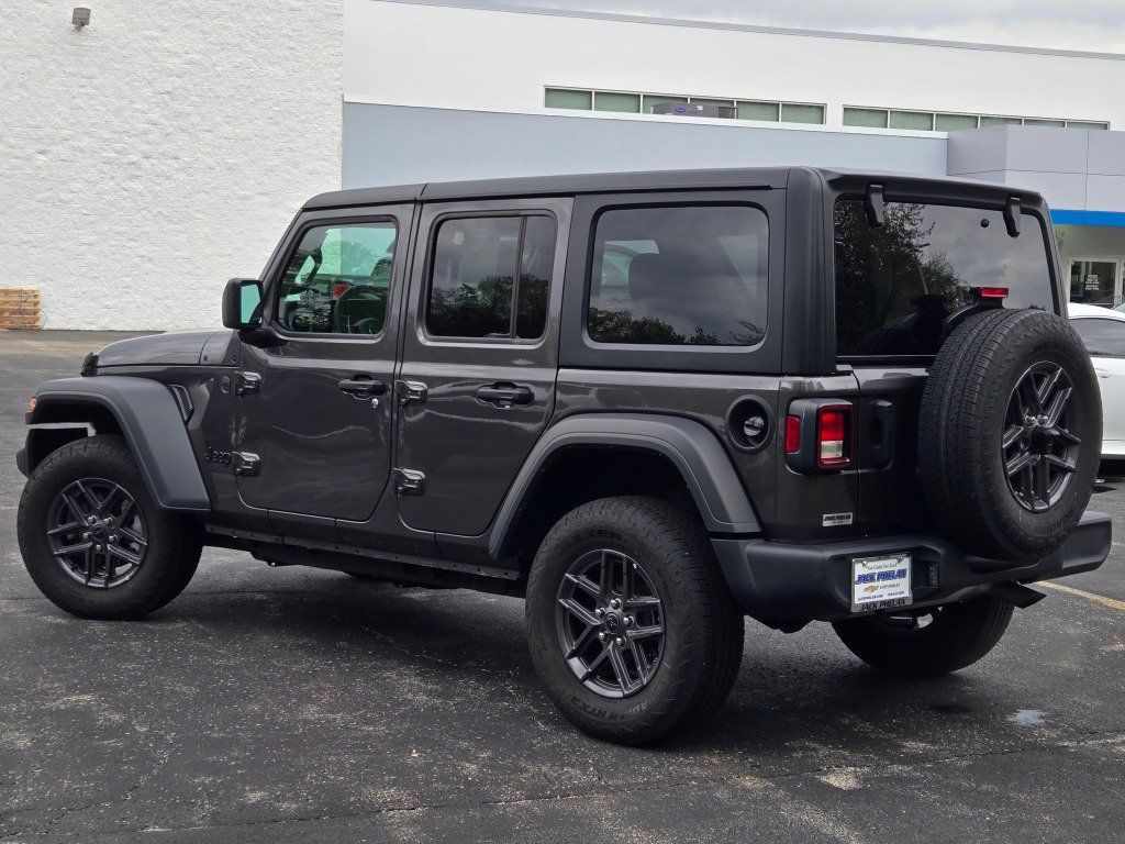 Used 2025 Jeep Wrangler Unlimited Sport AWD/4WD image 14