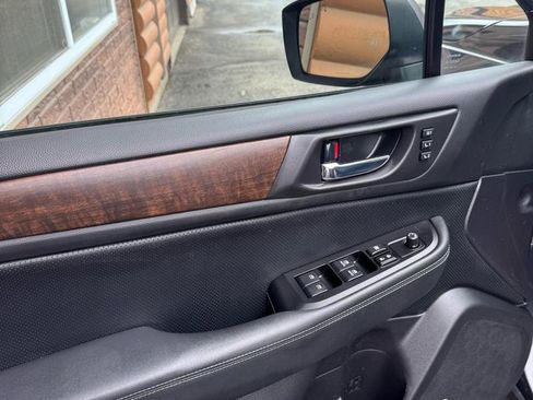 Used 2017 Subaru Outback 2.5i Limited image 6