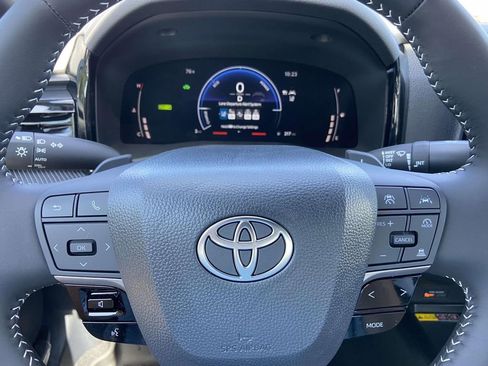 New 2026 Toyota Camry SE image 29