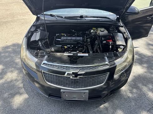Used 2013 Chevrolet Cruze LT w/ Technology Package FWD image 29