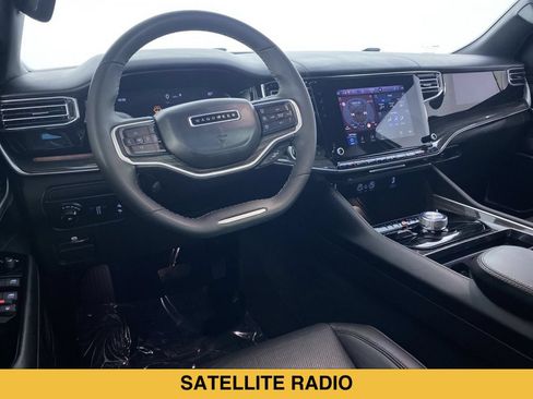 Used 2022 Jeep Wagoneer Series II w/ Premium Group I AWD/4WD image 2