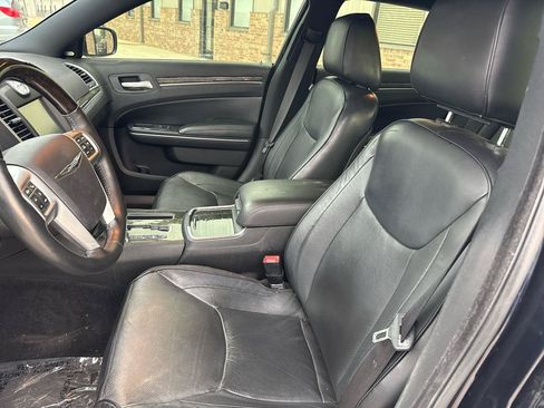 Used 2011 Chrysler 300 C w/ Sound Group RWD image 31