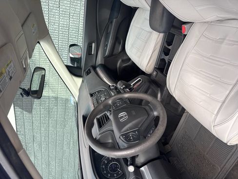 Used 2015 Honda CR-V LX image 13