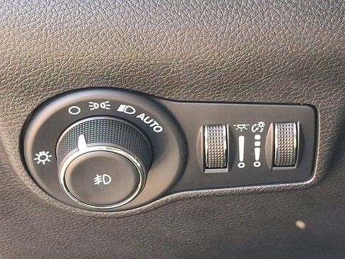 Used 2023 Jeep Compass Limited w/ Elite Group AWD/4WD image 25