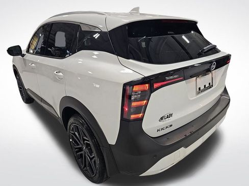 Used 2025 Nissan Kicks SR image 22