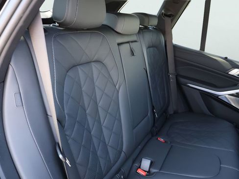 Used 2025 BMW X5 M60i AWD/4WD image 14