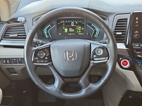 Used 2024 Honda Odyssey Elite image 14