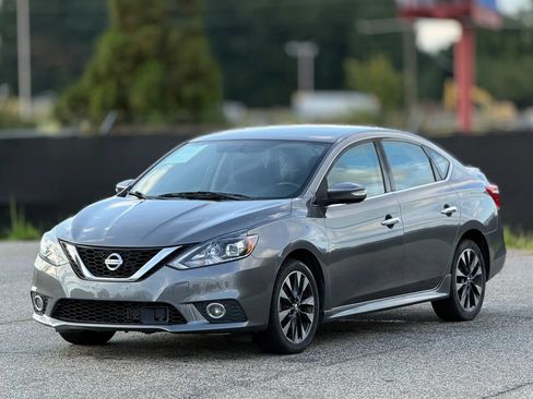 Used 2019 Nissan Sentra SR FWD image 6