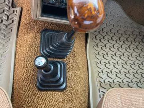 Used 1987 Toyota Pickup 4x4 Regular Cab image 19