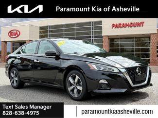 Used 2022 Nissan Altima 2.5 SL image 1