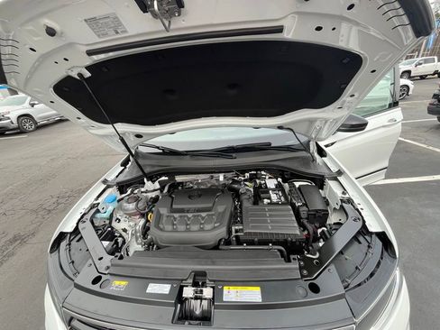 Used 2024 Volkswagen Tiguan SE R-Line AWD/4WD image 17