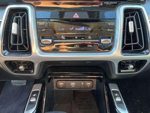 Used 2021 Kia Sorento SX image 26