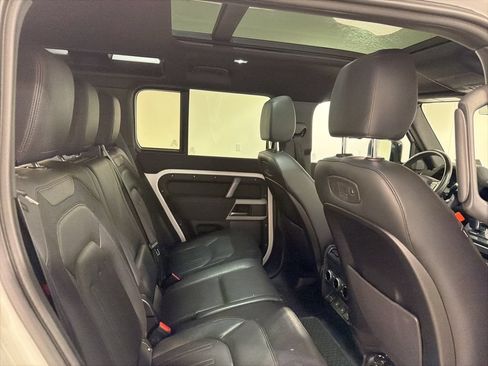 Used 2022 Land Rover Defender 110 X-Dynamic SE AWD/4WD image 28