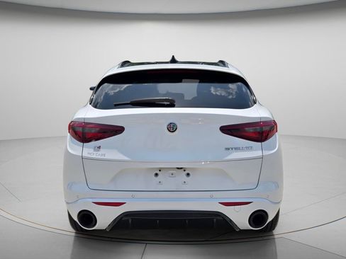 Used 2022 Alfa Romeo Stelvio Veloce AWD/4WD image 6