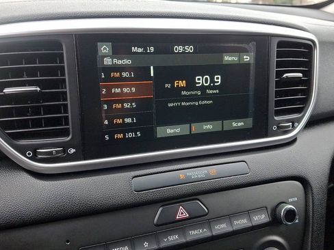 Used 2020 Kia Sportage LX image 17