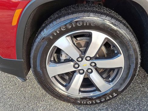 Used 2022 Chevrolet Traverse LT w/ LT Premium Package image 12