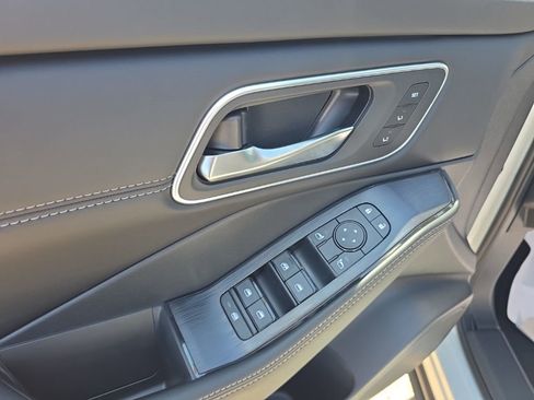 New 2026 Nissan Rogue Platinum image 16