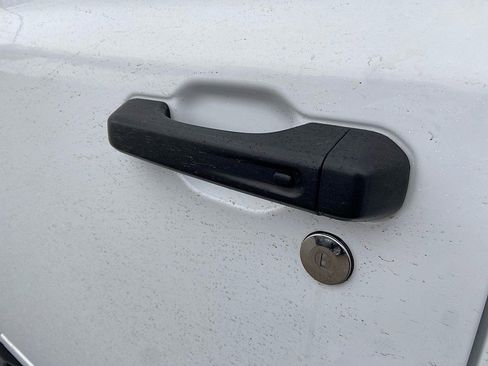 Used 2020 Jeep Wrangler Unlimited Rubicon w/ Uconnect 4C Nav & Sound Group image 11