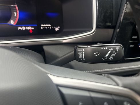 New 2026 Volkswagen Taos SE image 22