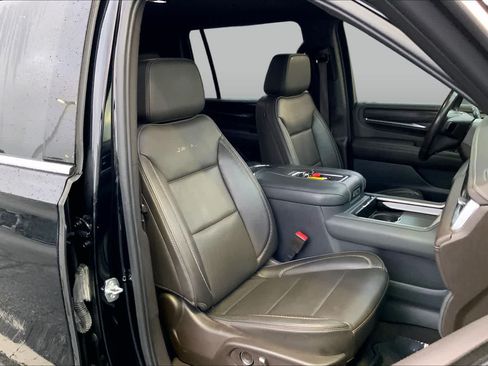Used 2021 GMC Yukon XL Denali w/ Advanced Technology Package AWD/4WD image 9