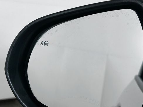 Used 2025 Buick Encore GX Preferred image 16