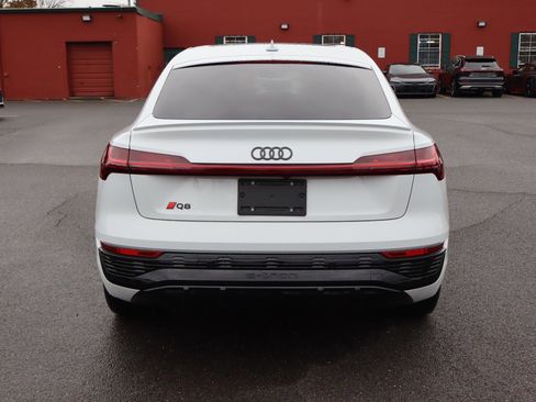 Used 2024 Audi Q8 e-tron Prestige w/ Prestige Package image 6