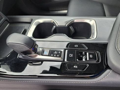 Used 2025 Lexus NX 250 FWD w/ Cold Area Package image 21