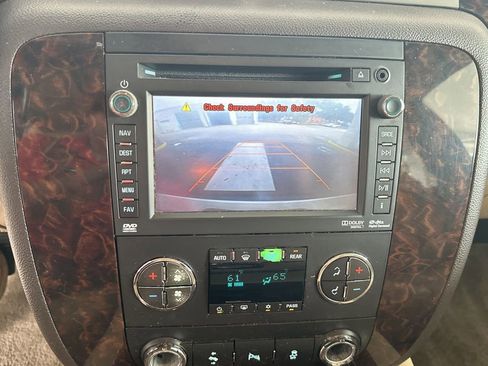 Used 2014 GMC Yukon Denali RWD image 27