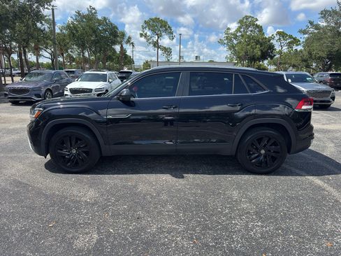 Used 2023 Volkswagen Atlas Cross Sport SE w/ Black Wheel Package FWD image 3