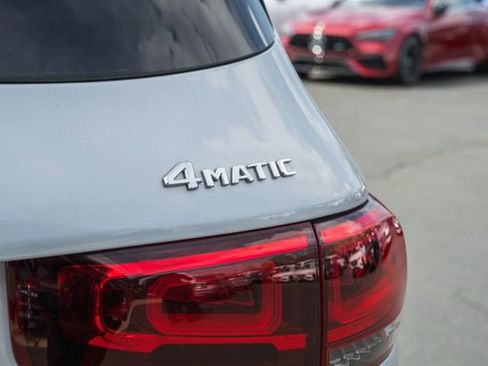 Used 2022 Mercedes-Benz GLB 250 4MATIC w/ Premium Package Lite image 8