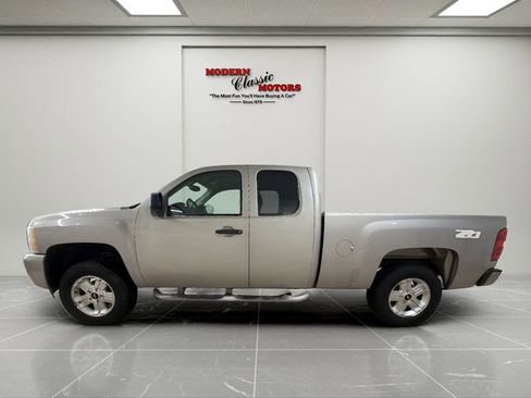 Used 2009 Chevrolet Silverado 1500 LT w/ Power Pack Plus RWD image 2