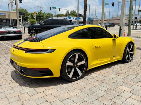 Used 2022 Porsche 911 Carrera RWD image 9