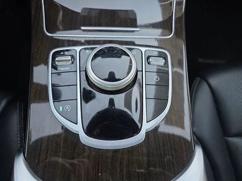 Used 2019 Mercedes-Benz C 300 Sedan image 33