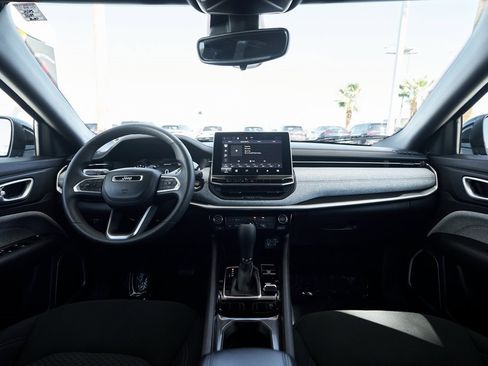 Used 2023 Jeep Compass Sport image 32