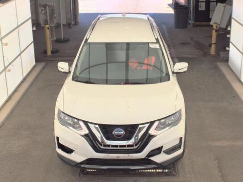 Used 2018 Nissan Rogue SV w/ Premium Package AWD/4WD image 2