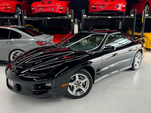 Used 1999 Pontiac Firebird Formula RWD image 3