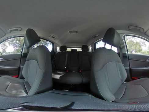 Used 2025 Kia Sportage LX FWD image 40